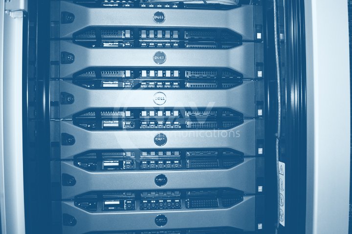 Servere Dell instalate în rack