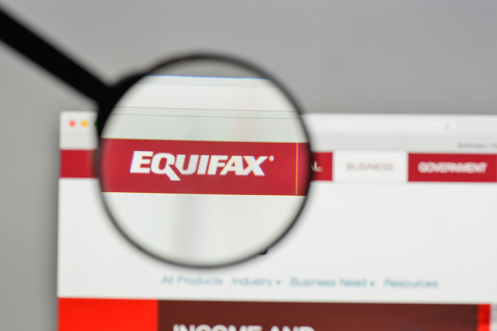 Comodo a descoperit parolele directorilor Equifax la vânzare pe Dark Web